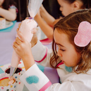 Cupcake decorating party